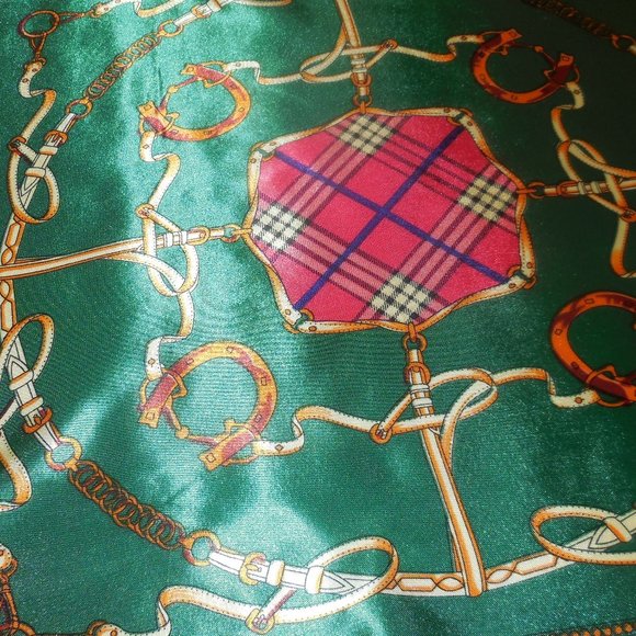 Scarf 19" Square Satin light pink - green classic print - Picture 3 of 5